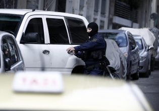 Τρομοκρατία: Έφοδοι της Αντιτρομοκρατικής σε Ομόνοια και Λιόσια – Προσήχθησαν 15 με 20 άτομα