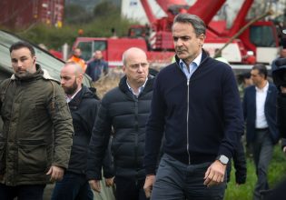 Τέμπη: Το Γενικό Νοσοκομείο Λάρισας επισκέφτηκε ο Κυριάκος Μητσοτάκης