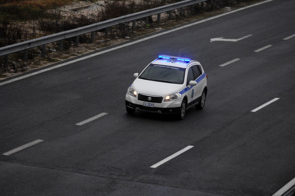 Φρίκη Κομοτηνή: Έκλεψαν μοτοσικλέτα και κυκλοφορούσαν οπλισμένοι με σπαθιά