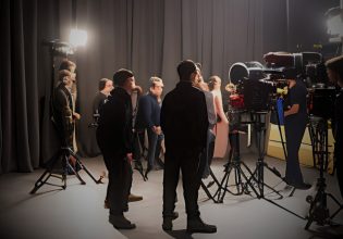 Ψηφιακά Εργαλεία στις Παραστατικές Τέχνες: Δωρεάν εργαστήριο για νέους ηθοποιούς και τεχνικούς στο «Από Μηχανής Θέατρο»