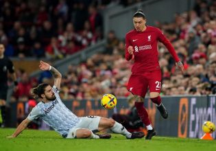 Λίβερπουλ – Γουλβς 2-0: Επιστροφή στις νίκες με σούπερ Τσιμίκα