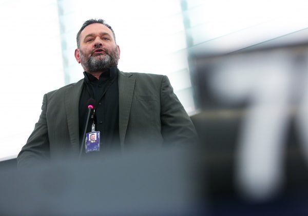 Ευρωπαϊκό Κοινοβούλιο: Υπερψήφισε την άρση ασυλίας του Γιάννη Λαγού