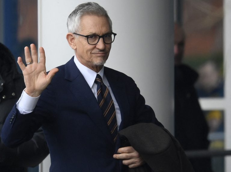 Η Mirror «χτυπά» το BBC – Καμπάνια για την επιστροφή του Λίνεκερ