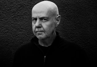 Γιάννης Χουβαρδάς: Ανοιχτή πρόσκληση για την παράσταση «Μην κοιτάξεις πίσω»