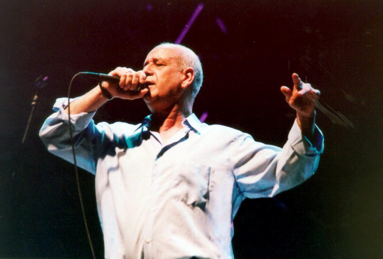 Δημήρης Μητροπάνος: Δημιουργήθηκε η «γωνιά του Μητροπάνου» στην πόλη των Τρικάλων όπου μεγάλωσε