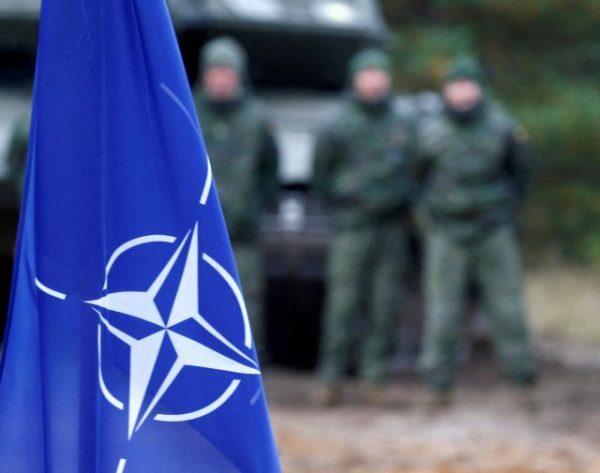 ΗΠΑ: Τους αναλογεί το 70% των στρατιωτικών δαπανών του NATO