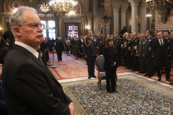 Τέμπη: Μνημόσυνο για τα θύματα σε όλους τους ναούς – Στην Μητρόπολη Αθηνών Μητσοτάκης και Σακελλαροπούλου