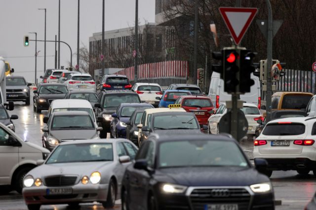 Απεργία σε σιδηροδρόμους, αεροδρόμια, λιμάνια και αυτοκινητοδρόμους σήμερα στη Γερμανία