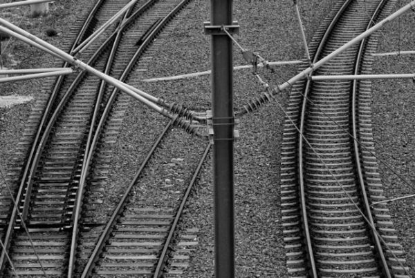 Υπογειοποίηση των γραμμών του ΟΣΕ στον Άγιο Στέφανο, ζητάει ο Δήμος Διονύσου