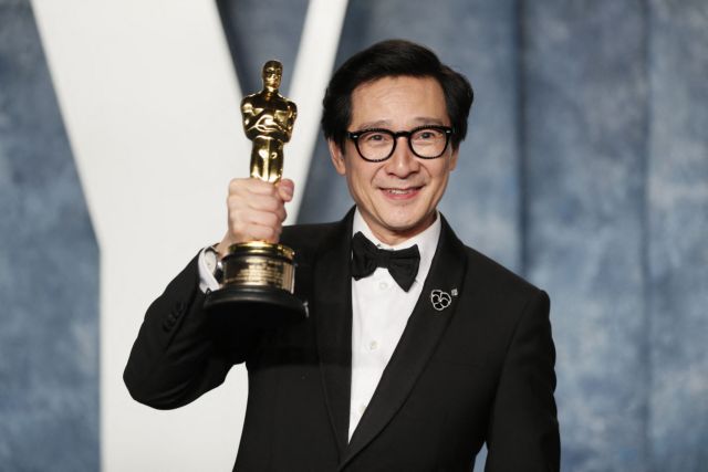 Ke Huy Quan: Aπό έναν καταυλισμό προσφύγων, νικητής στα Όσκαρ