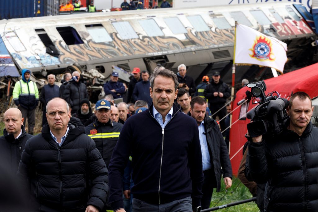 Editorial To Vima: A risky decision