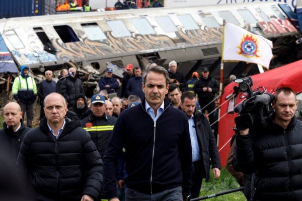 Editorial To Vima: A risky decision