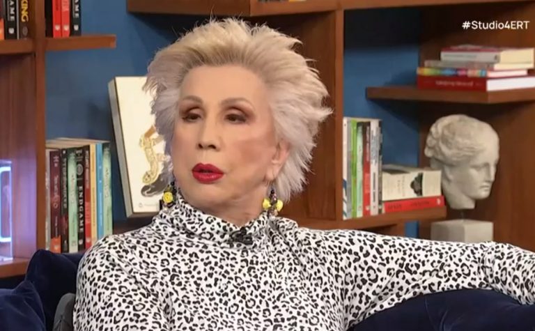 Μπέττυ Βακαλίδου: «Έμαθα από τα ΚΕΠ ότι πέθανε η μητέρα μου – Δεν με αποδέχτηκαν ποτέ»