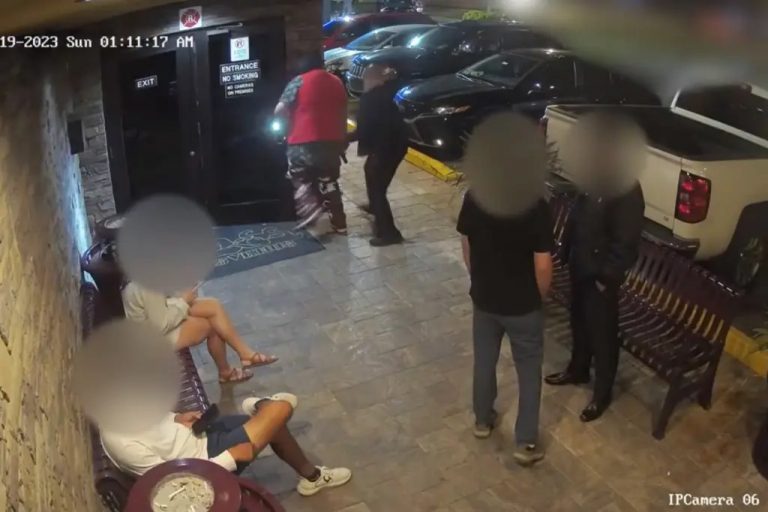 Πρώην επαγγελματίας παλαιστής αφόπλισε ένοπλο σε club στην Τάμπα