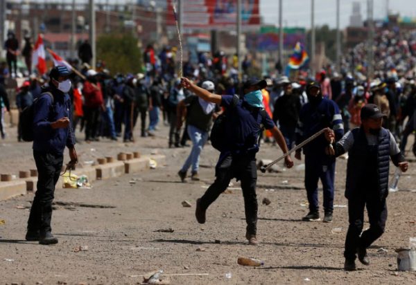 Περού: Στρατιώτης πνίγηκε και άλλοι πέντε αγνοούνται στην προσπάθειά τους να αποφύγουν διαδηλωτές