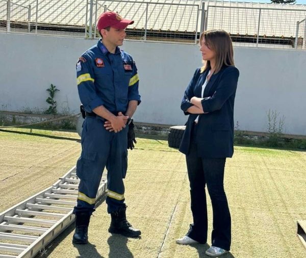 «Μεγάλη Εικόνα»: Με τους ηρωικούς διασώστες της 1ης ΕΜΑΚ