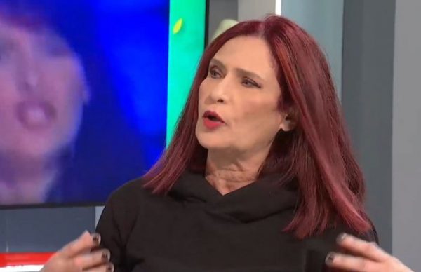 Πωλίνα: «Έμαθε όλο το Χαλάνδρι ότι ήμουν έγκυος» – Η επική φάρσα του Βλάσση Μπονάτσου