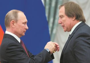 Αχυράνθρωπος και… πορτοφόλι του Πούτιν