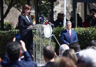 Κατερίνα Σακελλαροπούλου: Τιμάμε τα θύματα του ναζισμού, του φασισμού και του αντισημιτισμού