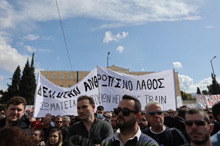 Greece paralyzed by netaionwide strikes over railroad disaster