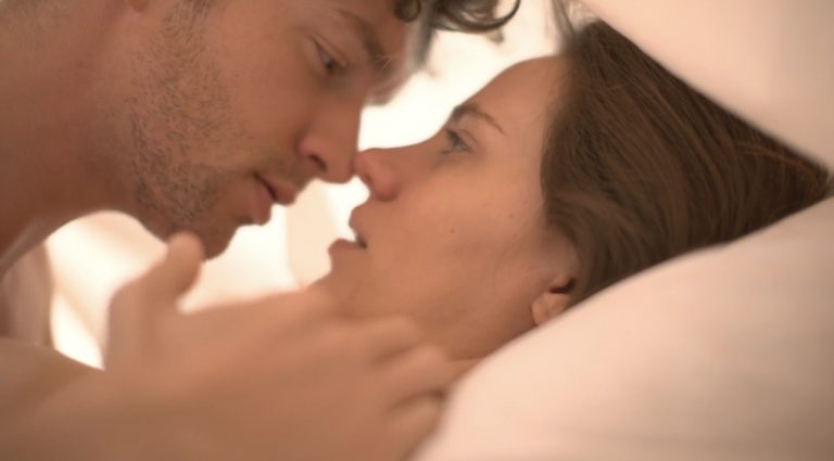 Μαύρο Ρόδο: Ο Πέτρος και η Ελισάβετ παραδίδονται στον έρωτα τους