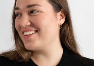 Τέμπη: Θρήνος στην κηδεία της σοπράνο Ελισάβετ Χατζηβασιλείου – «Η φωνή σου θα ομορφαίνει και τα Ουράνια»