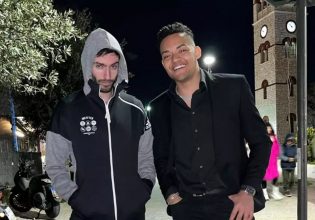 Μίλτος Τεντόγλου: Είπε στον Καραλή να ντυθεί καλά για τα γενέθλιά του και… έσκασε με φόρμα