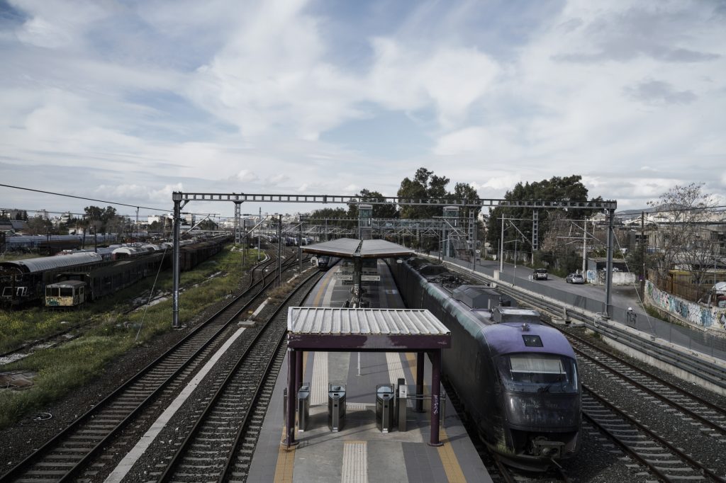 Επανεκκίνηση για τρένα και προαστιακό – Όλες οι αλλαγές σε δρομολόγια, προσωπικό και ταχύτητα