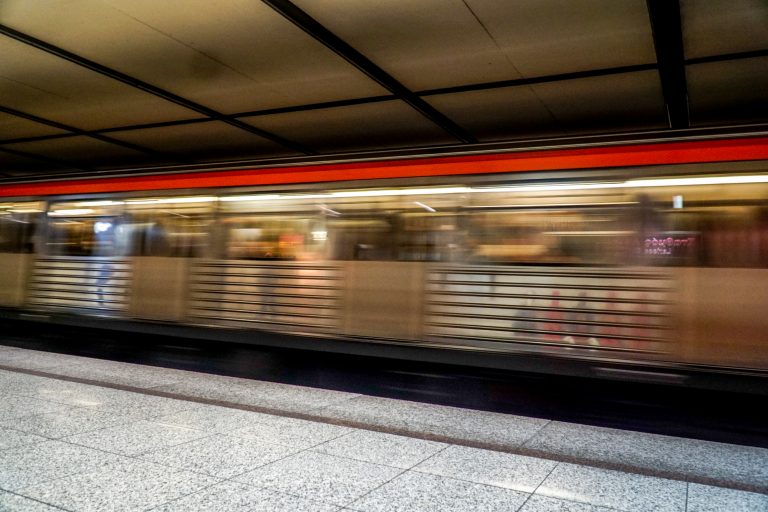 ΣΤΑΣΥ: Τρομακτικές ελλείψεις σταθμαρχών και χιλιάδες ώρες υπερεργασίας καταγγέλλουν εργαζόμενοι