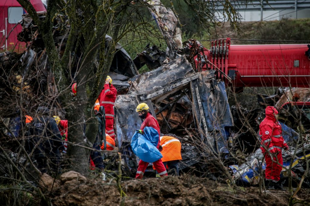Τέμπη: Τι είναι το Σχέδιο Διαχείρισης Μαζικών Απωλειών Ζωής – Μέχρι το βράδυ της Παρασκευής θα τελειώσει η διαδικασία ταυτοποίησης