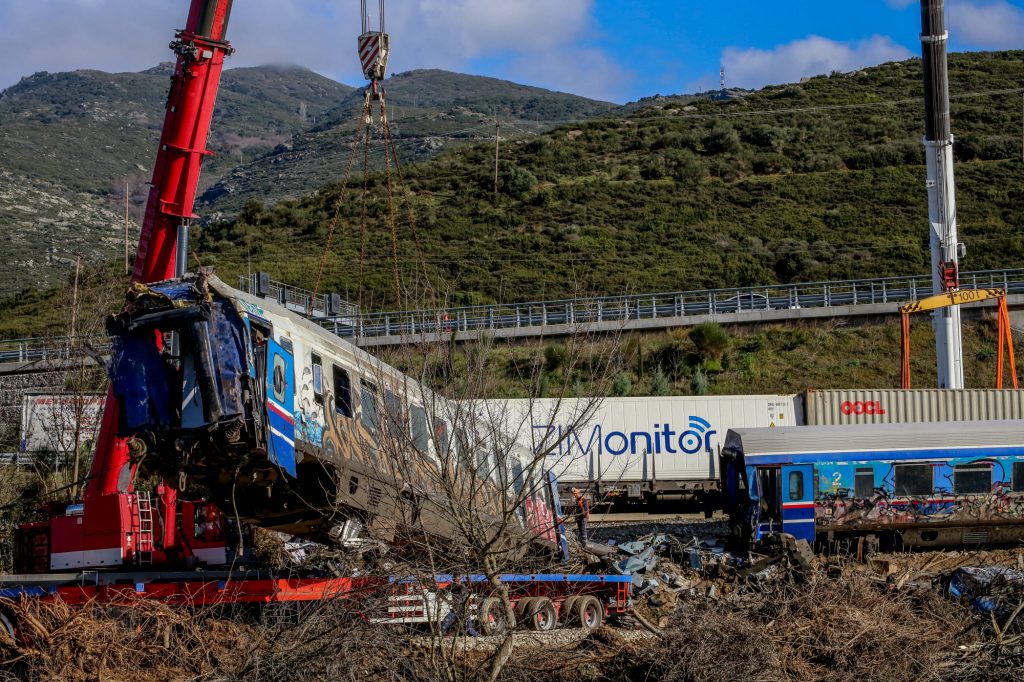 Τέμπη – Μέλος ειδικής επιτροπής: «Η διαχείριση έγινε με τεχνικές του ’50»