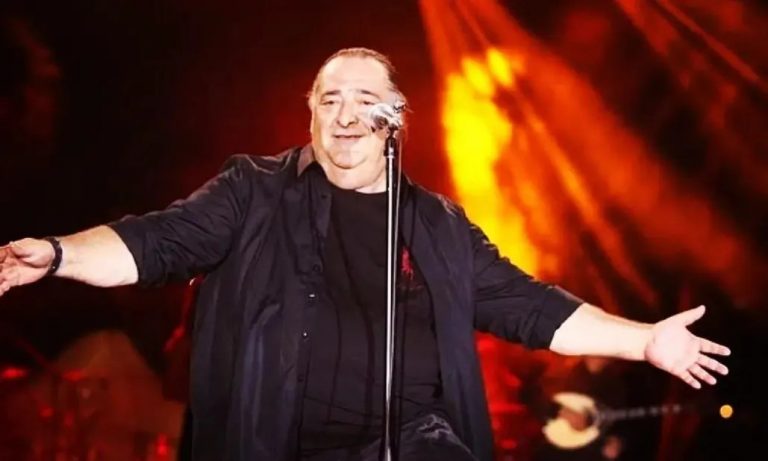 Βασίλης Καρράς: Άλλος άνθρωπος μετά την περιπέτεια της υγείας του – Έχασε πολλά κιλά & είναι αγνώριστος