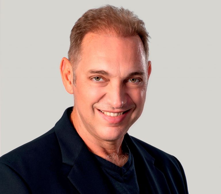 Γεράσιμος Ανδρεάτος: Παρέα με την Κωνσταντίνα στο Χαμάμ