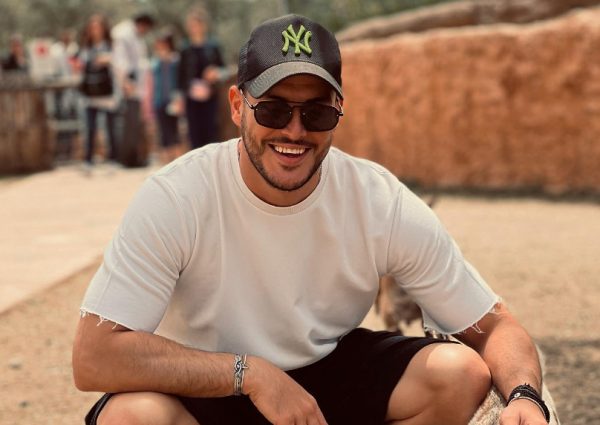 Σάκης Αρσενίου: Έγινε μπαμπάς ο τραγουδιστής – Η τρυφερή ανάρτηση από το μαιευτήριο