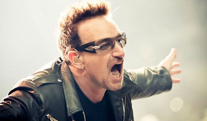 Ο Bono λέει ότι η πίεση να δείχνει «μάτσο» τον έκανε να κρύψει την αγάπη του για τους Abba