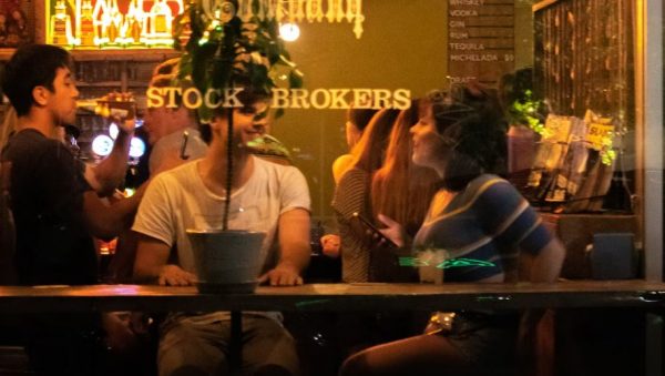 Μήπως βγαίνουμε ραντεβού με τον ίδιο τύπο;