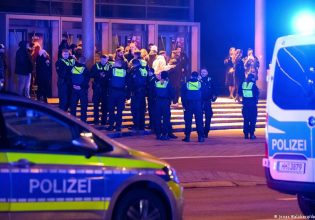 Σοκαριστικό: Τα κάνουν γυαλιά-καρφιά σε κινηματογράφους – Νέα τάση στο TikTok;