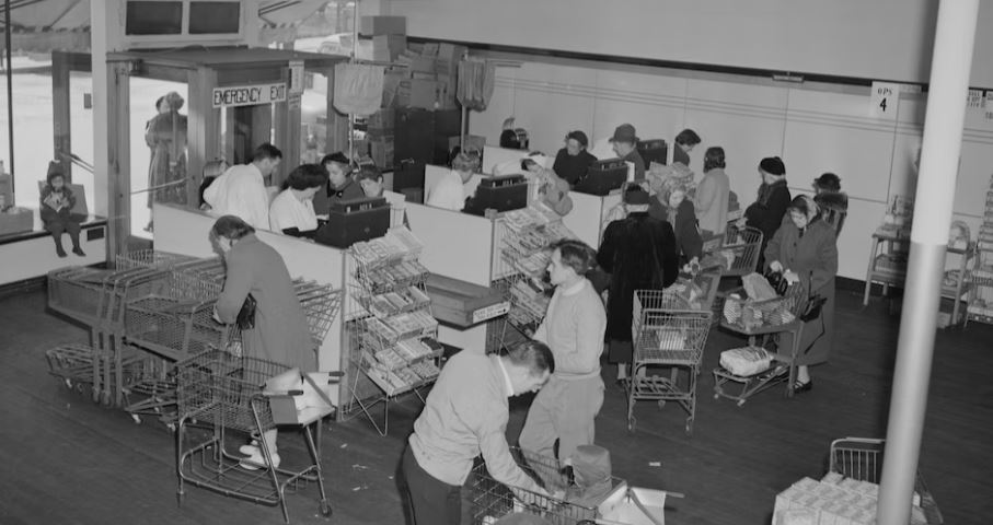 Πώς να νιώσετε ξανά ζωντανοί μέσα σε μία «κουρασμένη κοινωνία»