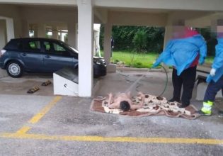 Απάνθρωπη συμπεριφορά: Νοσηλευτές έπλεναν με λάστιχο 70χρονη σε πιλοτή – «Είναι ντροπή, θα γίνει ΕΔΕ» λέει ο δήμαρχος