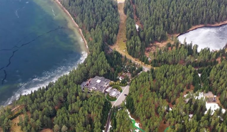 Πούτιν: Απειλεί με γκουλάγκ όσους πλησιάσουν το παλάτι που ζει με την ερωμένη του [εικόνες]