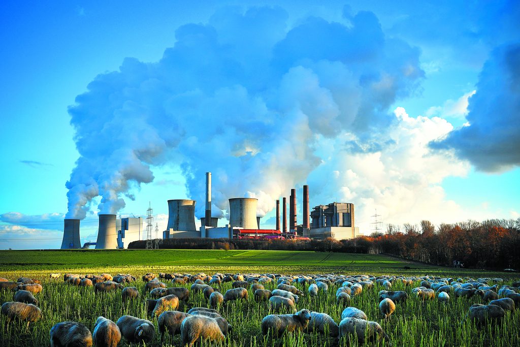 Κλιματική Αλλαγή: Τι περιλαμβάνει το σχέδιο της Κομισιόν για βιομηχανία χαμηλών ρύπων