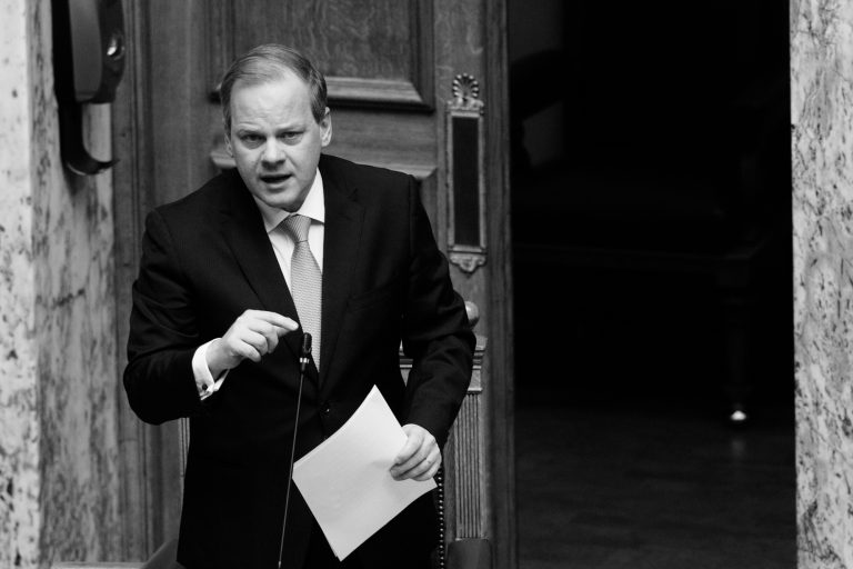 Νέα Δημοκρατία: «Φουντώνει» η δυσαρέσκεια για τον Καραμανλή – Βουλευτές ζητούν να είναι εκτός των ψηφοδελτίων