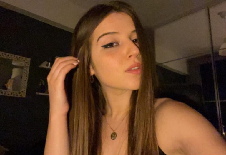 Τέμπη: Σε κλίμα οδύνης η κηδεία της 20χρονης Φραντζέσκας – Την κήδεψε ο παπάς που την βάφτισε