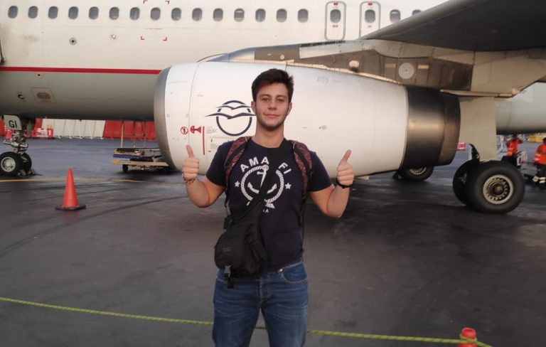 Τέμπη: Σε κρίσιμη κατάσταση παραμένει ο 21χρονος φοιτητής από τον Βόλο – «Παίζουν με τον πόνο μας»