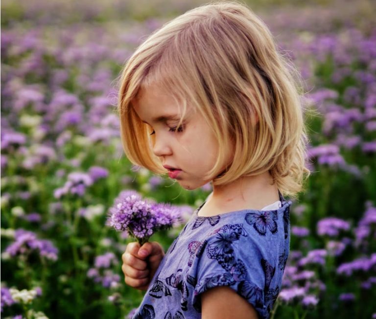 «Χωρίς οικογένεια» στην Ισπανία τρία αδέλφια ξεψαχνίζουν το… εγκληματικό παρελθόν τους