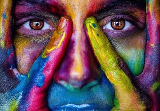 Παγκόσμια Ημέρα της Γυναίκας: Διαδηλώσεις και εκδηλώσεις σε όλο τον κόσμο