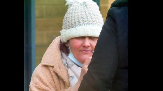 Βρετανία: Ένας χρόνος φυλακή για γυναίκα που έτρωγε το χάμστερ της κόρης της σε «απεχθές» βίντεο