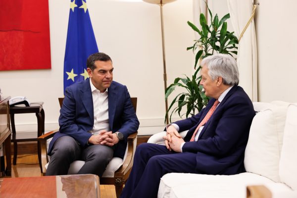 Αλέξης Τσίπρας: Συναντήθηκε με τον επίτροπο της ΕΕ για θέματα δικαιοσύνης – Τι του είπε για τα Τέμπη