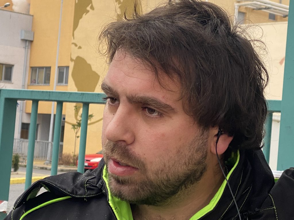 Τέμπη: «Νόμιζα ότι θα καούμε ζωντανοί»- 28χρονος τραυματίας περιγράφει τη στιγμή της σύγκρουσης των τρένων