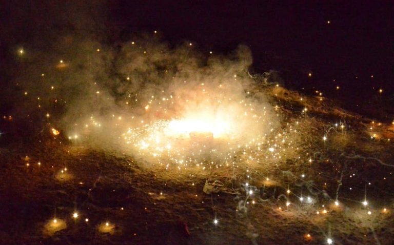 Οκτώ νεκροί και δεκάδες τραυματίες από έκρηξη σε εργοστάσιο πυροτεχνημάτων στην Ινδία